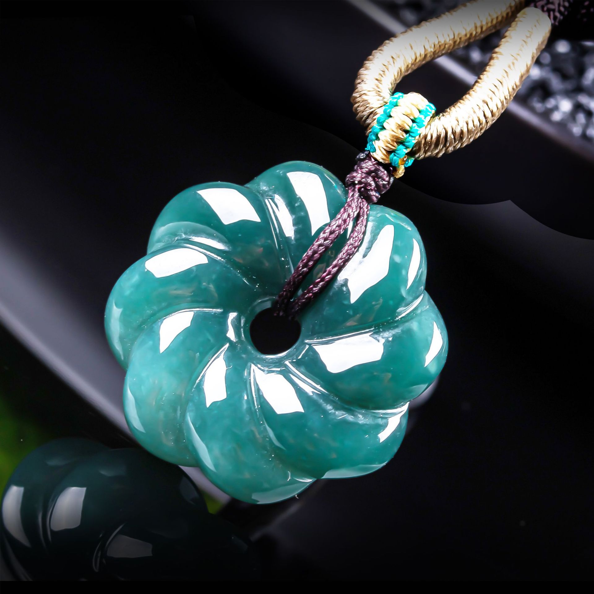 Colar com Pingente de Flor de  - Jewelry & Watches Bench avaliação e preço