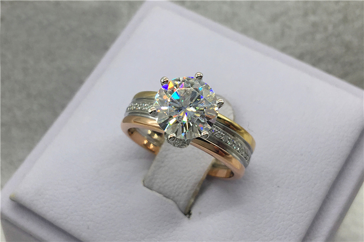 Personalizado sólido 18k au750 - Moissanite Ring avaliação e preço